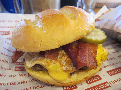 notice the bun on the burger (BBQ, Bacon & Cheddar)