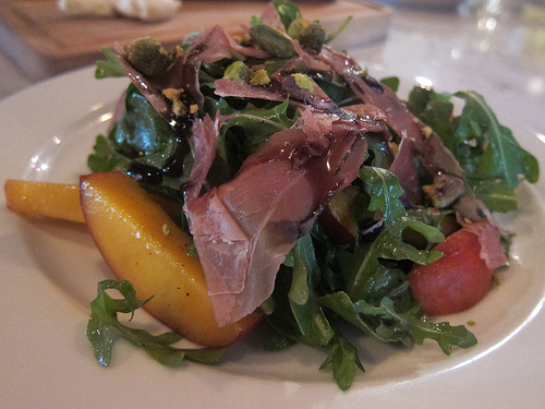 peach and proscuitto salad
