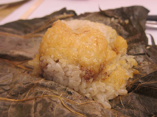 lotus wrapped rice 