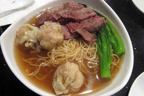 beef and wonton noodles soup