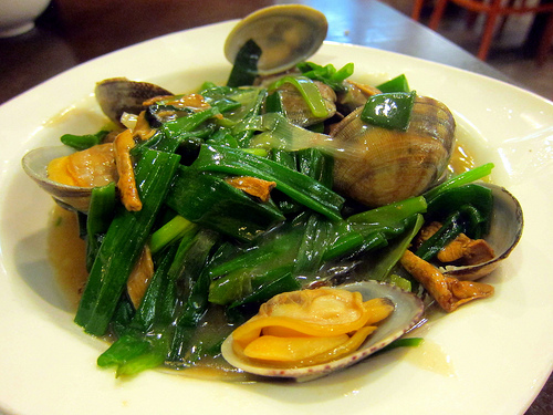 clams with green onions and ginger