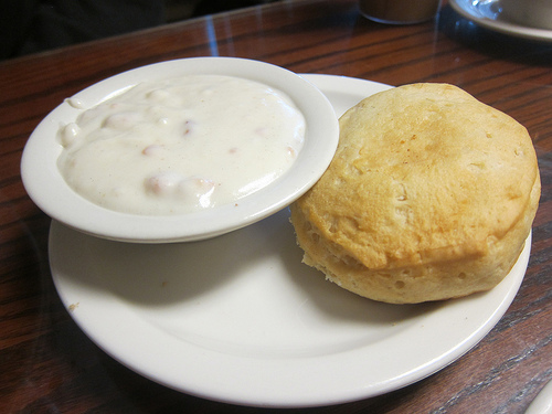 biscuit and gravy