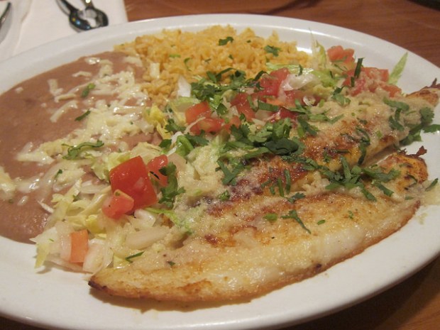 pescado con mojo ajo