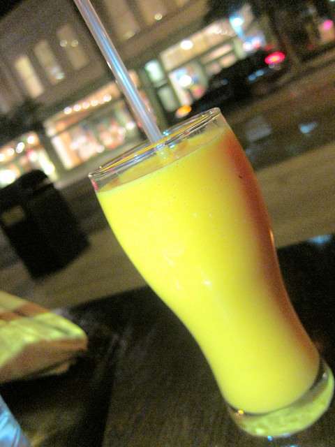 mango lassi