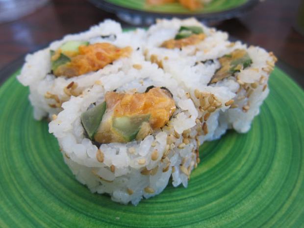 spicy yellowtail roll