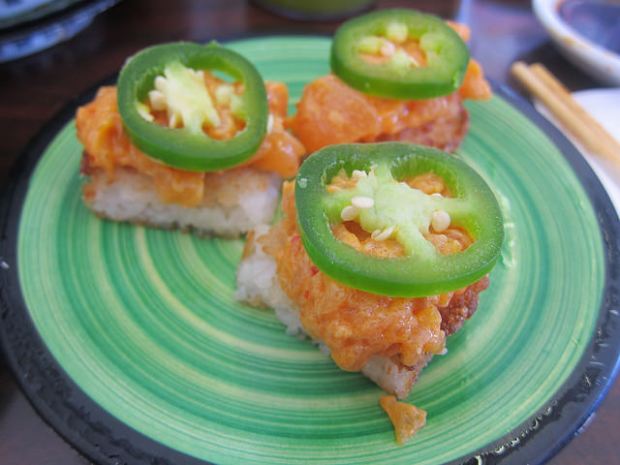 spicy tuna toast