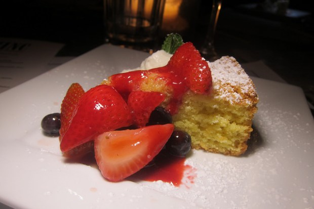 Italian almond tea cake