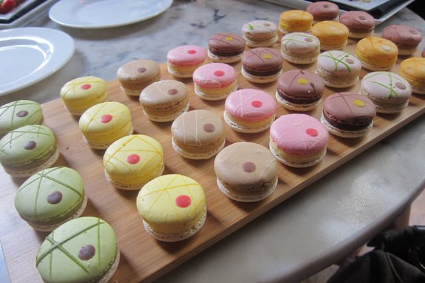 tableside macarons