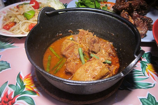 pork curry (kaeng hang leh)