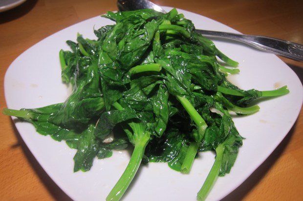 stir fried garlic pea pod leaves