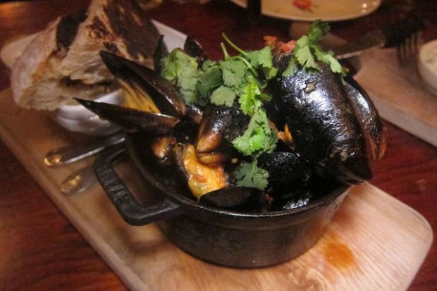 23128068934_b6aac2bb6e_z