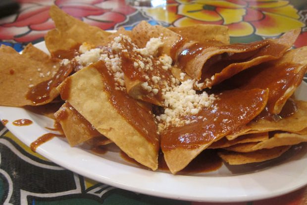 chips and mole sauce