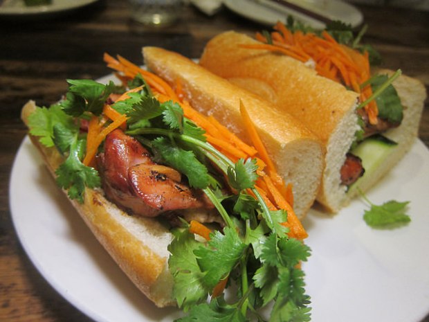 chicken banh mi